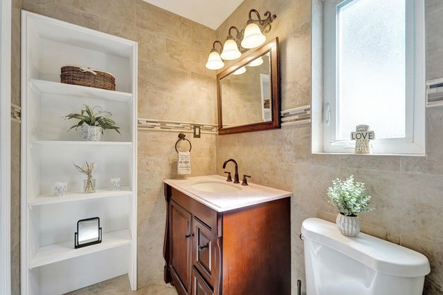 1921 N 49th Avenue, Hollywood, FL 33021