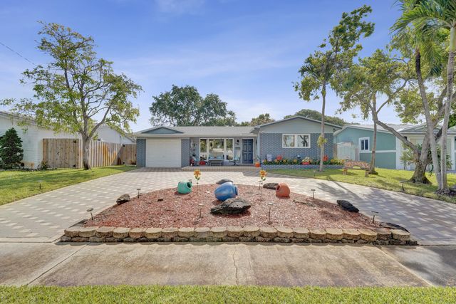 1921 N 49th Avenue, Hollywood, FL 33021