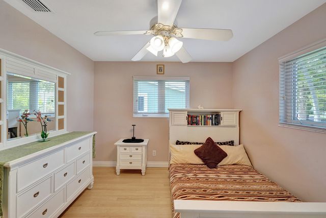 1921 N 49th Avenue, Hollywood, FL 33021