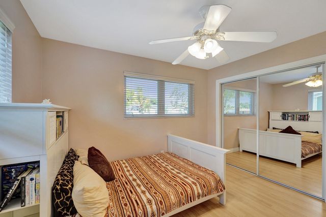 1921 N 49th Avenue, Hollywood, FL 33021