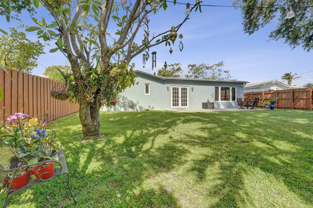 1921 N 49th Avenue, Hollywood, FL 33021