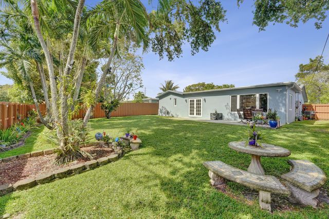 1921 N 49th Avenue, Hollywood, FL 33021