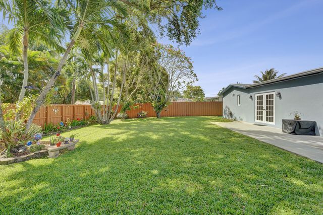 1921 N 49th Avenue, Hollywood, FL 33021