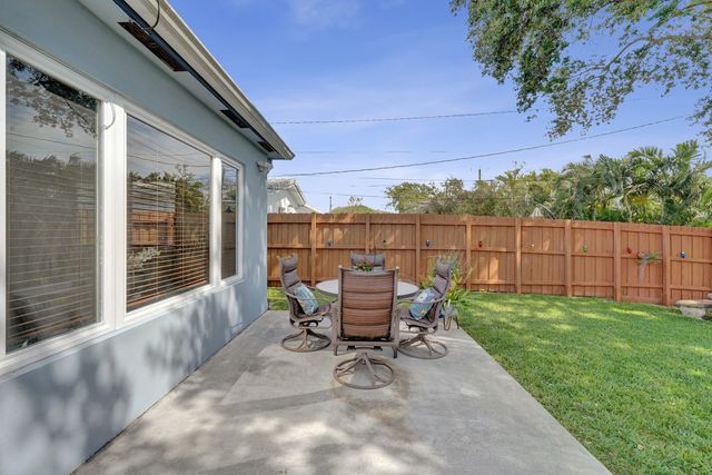 1921 N 49th Avenue, Hollywood, FL 33021