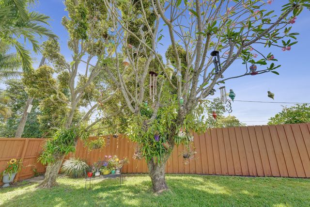 1921 N 49th Avenue, Hollywood, FL 33021