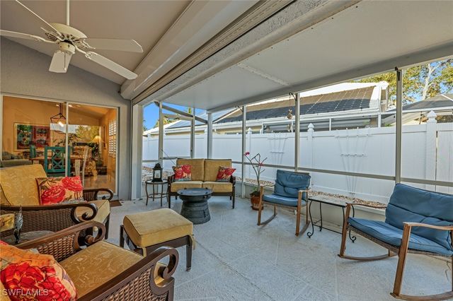 1335 Old Oak LN, Naples, FL 34110