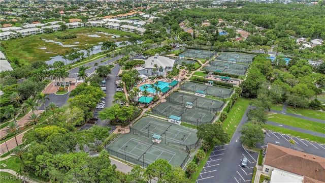 1335 Old Oak LN, Naples, FL 34110