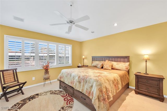 1335 Old Oak LN, Naples, FL 34110