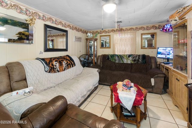 1001 Poplar Street, Lafayette, LA 70501