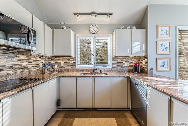 340 Saint Lawrence Boulevard, Northville, MI 48168