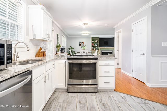 9525 Poplar Hill Dr, Crestwood, KY 40014