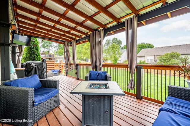 9525 Poplar Hill Dr, Crestwood, KY 40014