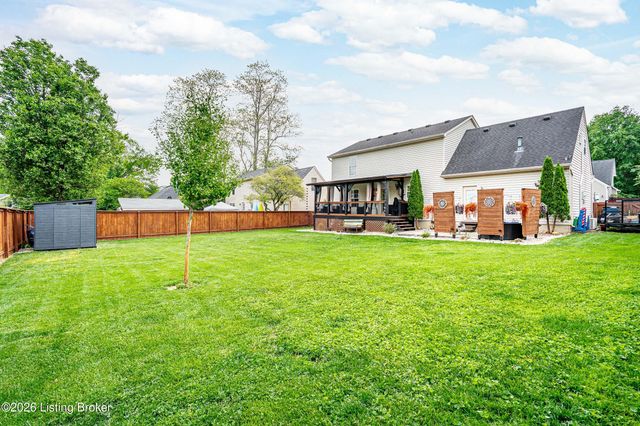 9525 Poplar Hill Dr, Crestwood, KY 40014