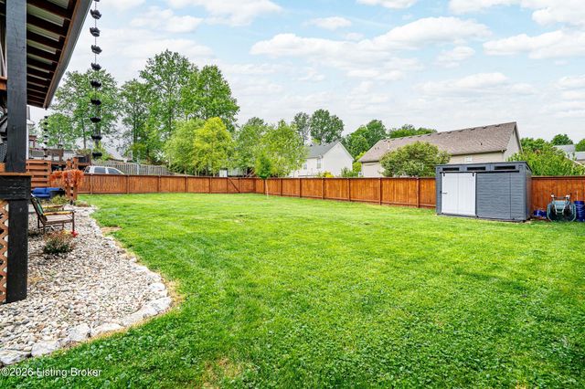 9525 Poplar Hill Dr, Crestwood, KY 40014