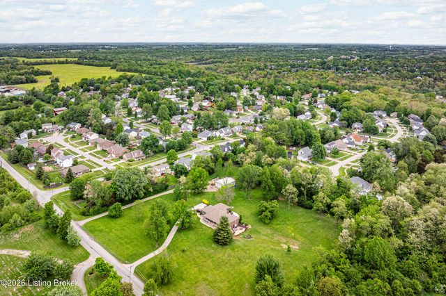 9525 Poplar Hill Dr, Crestwood, KY 40014