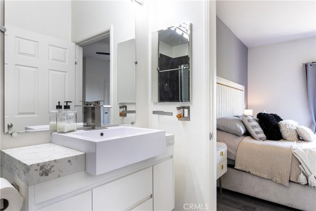 13600 Foothill 17, Sylmar, CA 91342