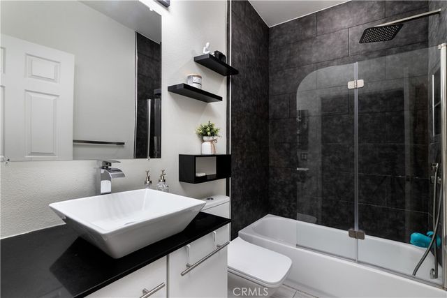 13600 Foothill 17, Sylmar, CA 91342