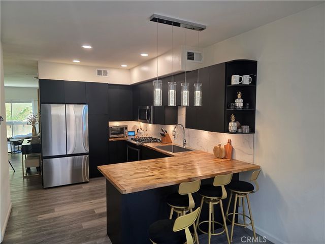13600 Foothill 17, Sylmar, CA 91342