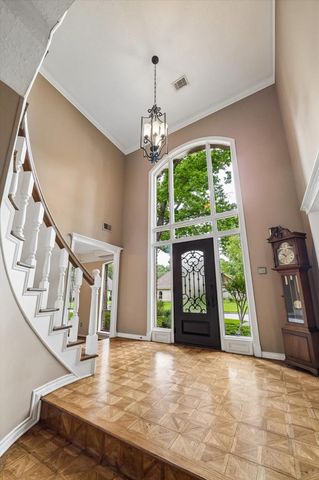 2519 Golden Pond Drive, Kingwood, TX 77345