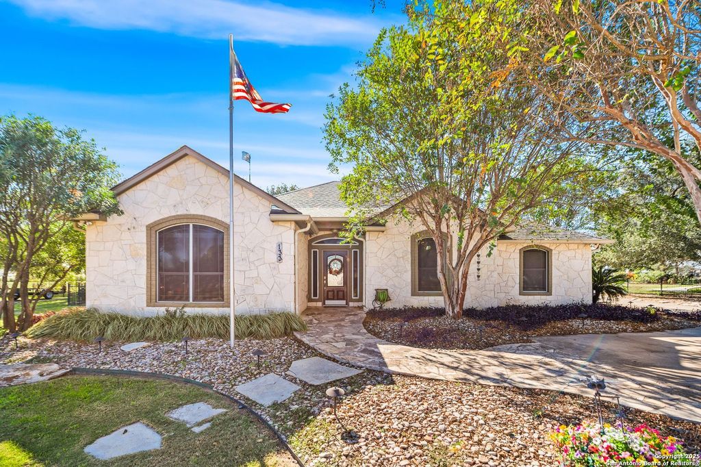 133 Private Road 4664, Castroville, TX 78009