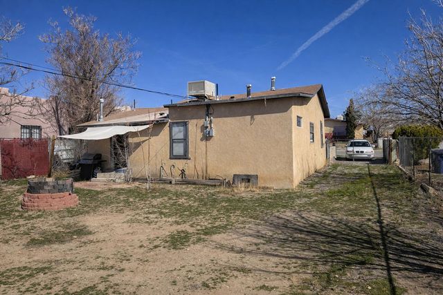 1609 Edith Boulevard SE, Albuquerque, NM 87102