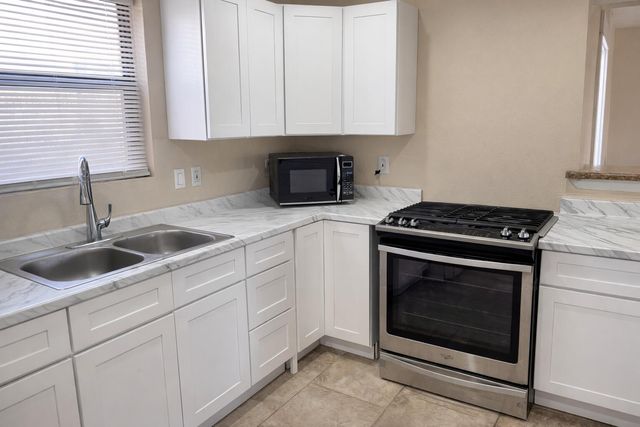 1609 Edith Boulevard SE, Albuquerque, NM 87102