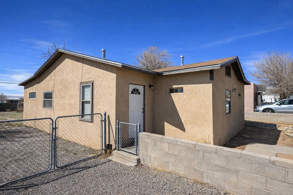 1609 Edith Boulevard SE, Albuquerque, NM 87102