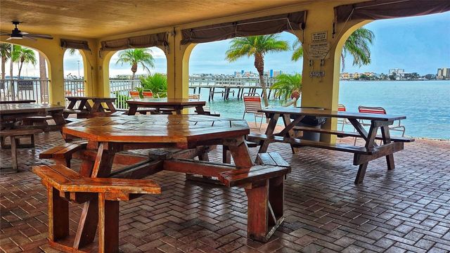 4550 COVE CIRCLE 406, St Petersburg, FL 33708