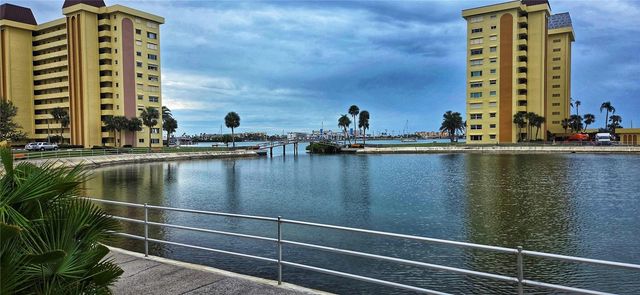 4550 COVE CIRCLE 406, St Petersburg, FL 33708