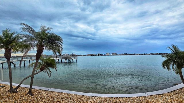 4550 COVE CIRCLE 406, St Petersburg, FL 33708