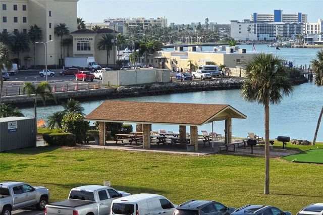 4550 COVE CIRCLE 406, St Petersburg, FL 33708