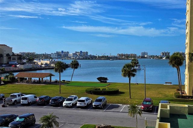 4550 COVE CIRCLE 406, St Petersburg, FL 33708