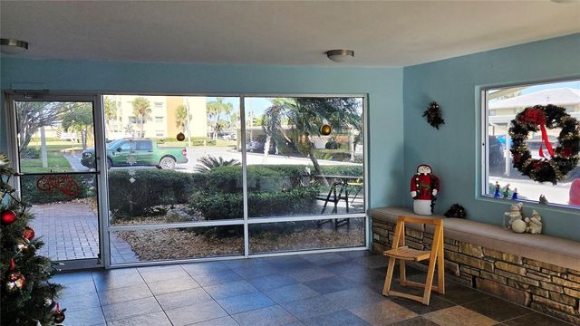 4550 COVE CIRCLE 406, St Petersburg, FL 33708