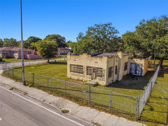 8610 NW 17th Ave, Miami, FL 33147