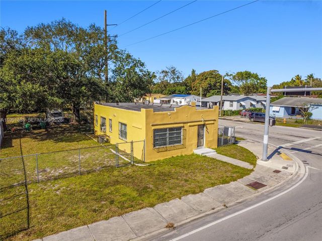 8610 NW 17th Ave, Miami, FL 33147