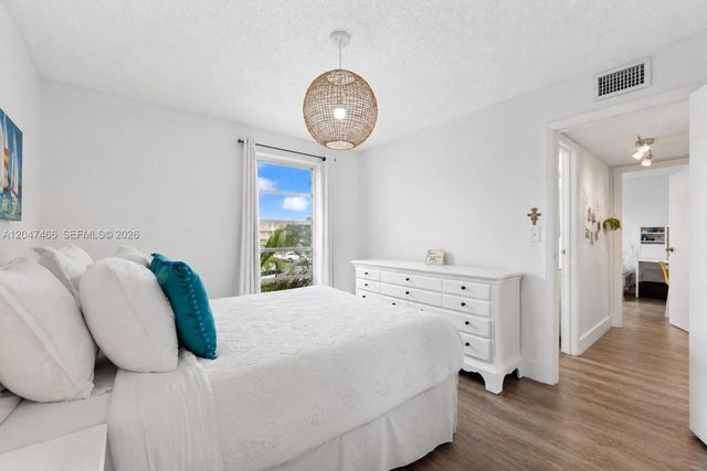 10381 N Kendall Drive M8, Miami, FL 33176