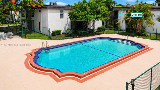 10381 N Kendall Drive M8, Miami, FL 33176