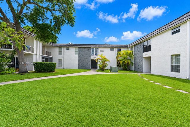 10381 N Kendall Drive M8, Miami, FL 33176