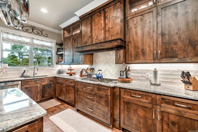 12 Pizarro Drive, Hot Springs Village, AR 71909