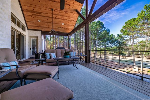 12 Pizarro Drive, Hot Springs Village, AR 71909