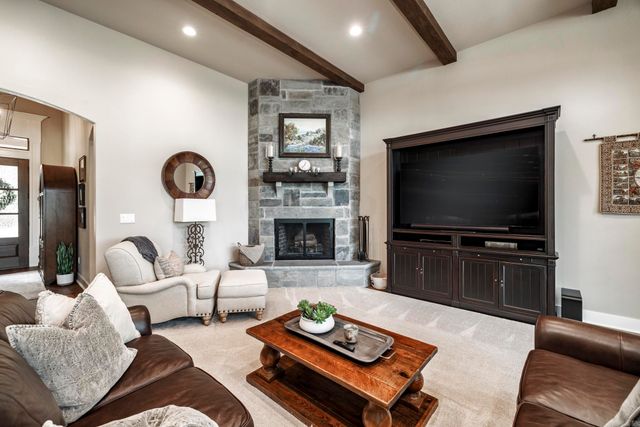 12 Pizarro Drive, Hot Springs Village, AR 71909