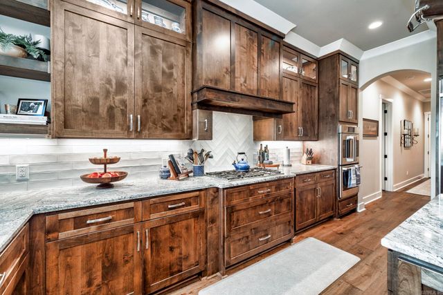 12 Pizarro Drive, Hot Springs Village, AR 71909