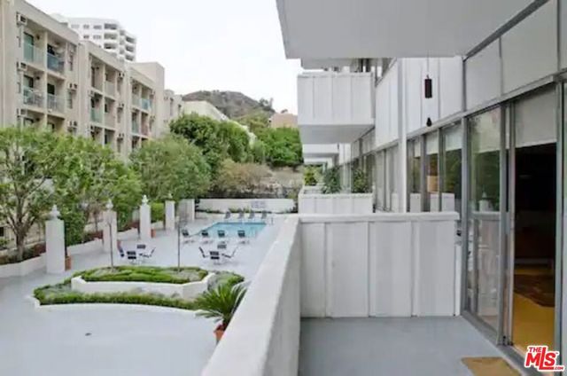 7135 Hollywood Boulevard 203, Los Angeles, CA 90046