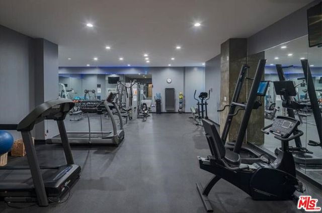7135 Hollywood Boulevard 203, Los Angeles, CA 90046