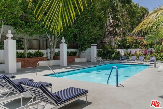 7135 Hollywood Boulevard 203, Los Angeles, CA 90046