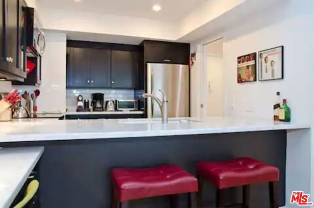 7135 Hollywood Boulevard 203, Los Angeles, CA 90046