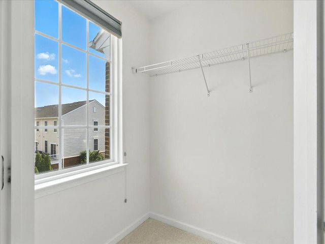 42896 PAMPLIN TER, Chantilly, VA 20152