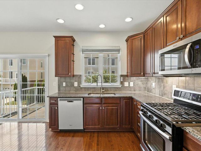 42896 PAMPLIN TER, Chantilly, VA 20152