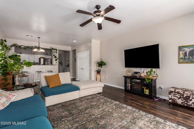 21185 E Reunion Road, Red Rock, AZ 85145