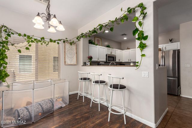 21185 E Reunion Road, Red Rock, AZ 85145